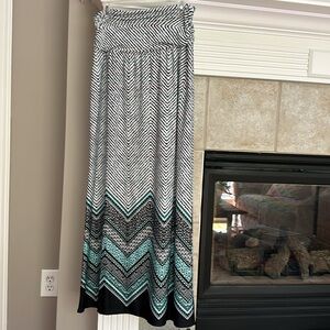 Women’s Boho Maxi Skirt Size Large Pull On Banded Waist